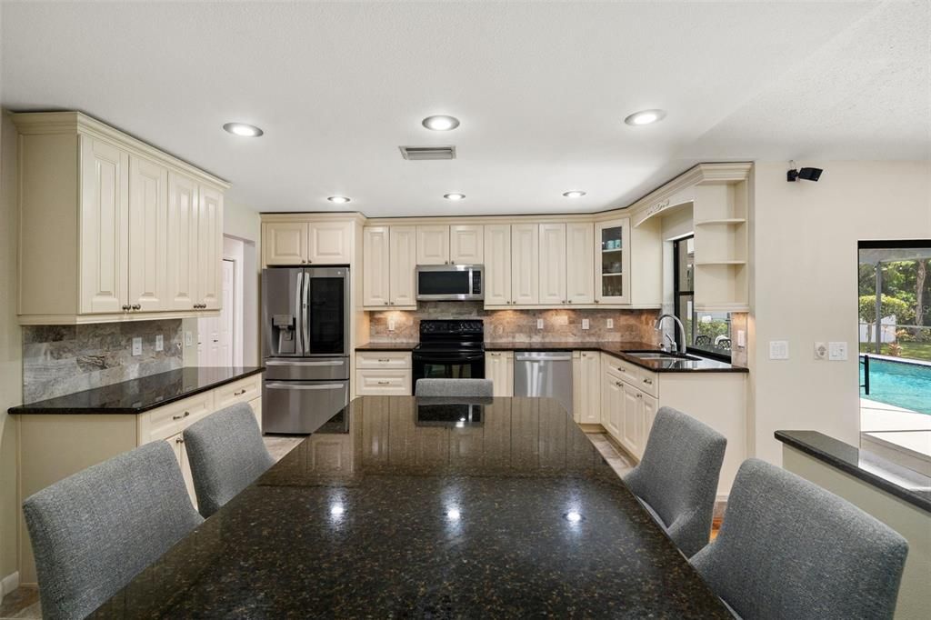 For Sale: $630,000 (3 beds, 2 baths, 1884 Square Feet)