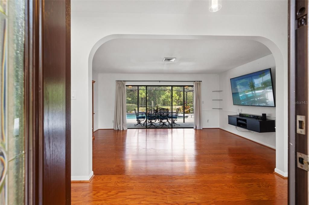 For Sale: $630,000 (3 beds, 2 baths, 1884 Square Feet)