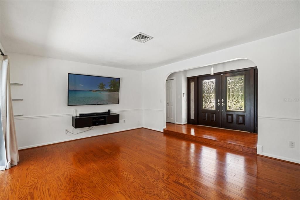 For Sale: $630,000 (3 beds, 2 baths, 1884 Square Feet)