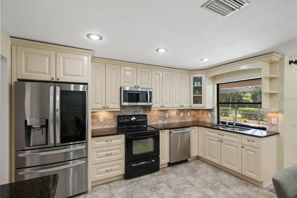 For Sale: $630,000 (3 beds, 2 baths, 1884 Square Feet)