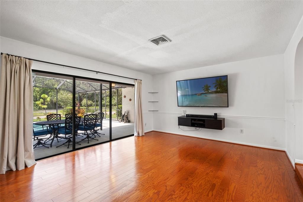 For Sale: $630,000 (3 beds, 2 baths, 1884 Square Feet)