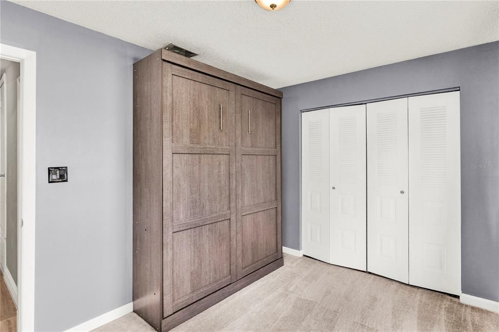 На продажу: $314,999 (2 спален, 2 ванн, 1070 Квадратных фут)