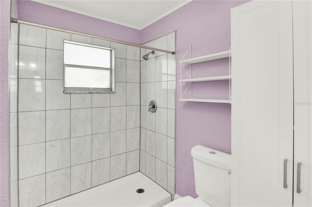 На продажу: $314,999 (2 спален, 2 ванн, 1070 Квадратных фут)