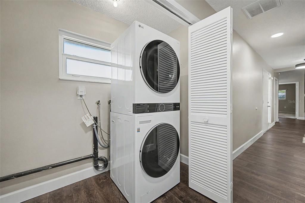 En Venta: $299,000 (2 camas, 2 baños, 1346 Pies cuadrados)