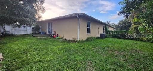 For Sale: $150,000 (2 beds, 2 baths, 978 Square Feet)