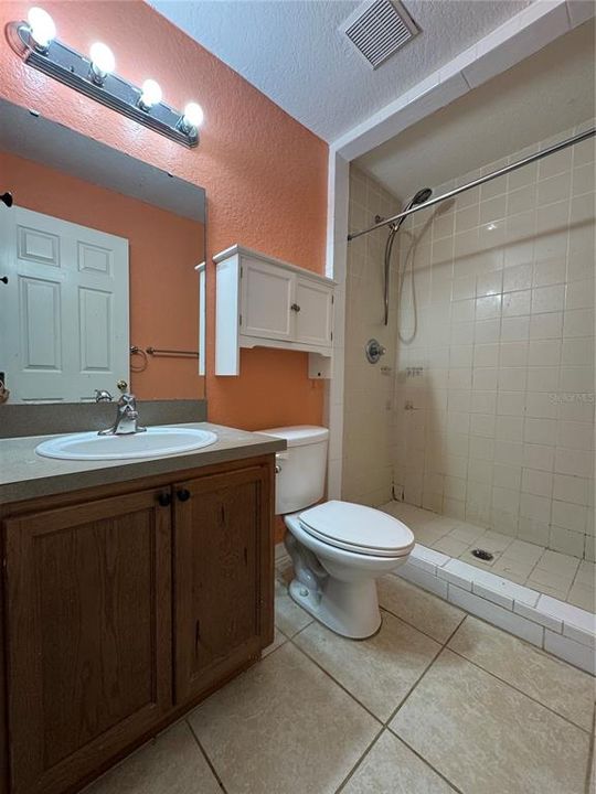 For Sale: $150,000 (2 beds, 2 baths, 978 Square Feet)
