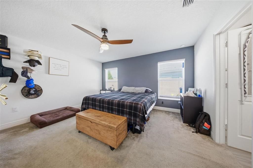 For Rent: $2,000 (3 beds, 2 baths, 1965 Square Feet)