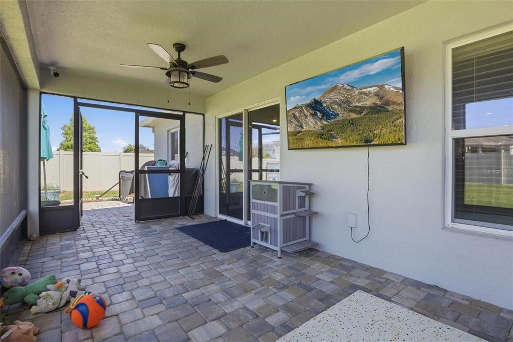 For Rent: $2,000 (3 beds, 2 baths, 1965 Square Feet)