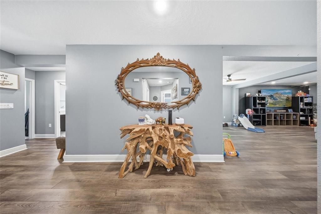 For Rent: $2,000 (3 beds, 2 baths, 1965 Square Feet)