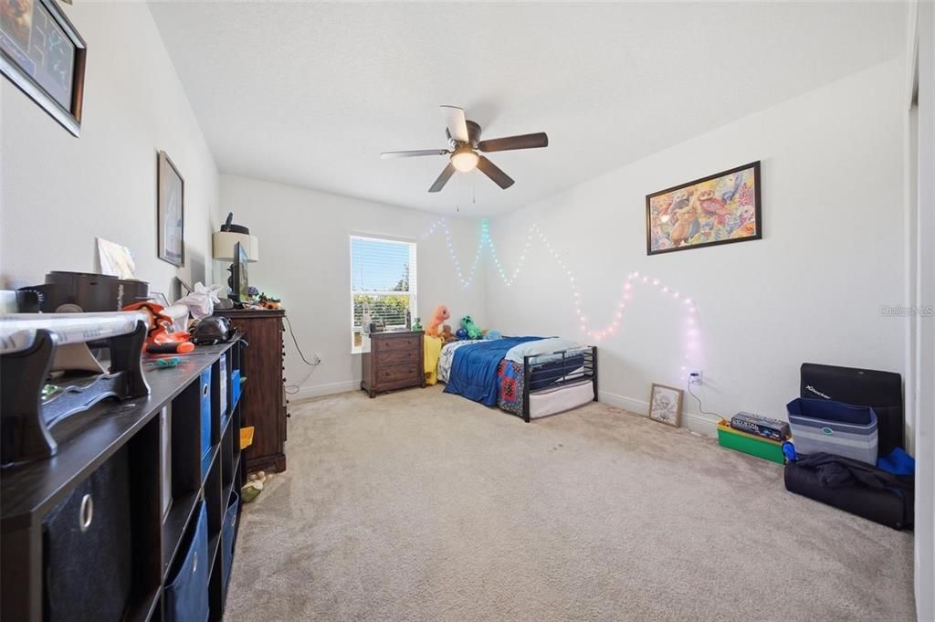 For Rent: $2,000 (3 beds, 2 baths, 1965 Square Feet)