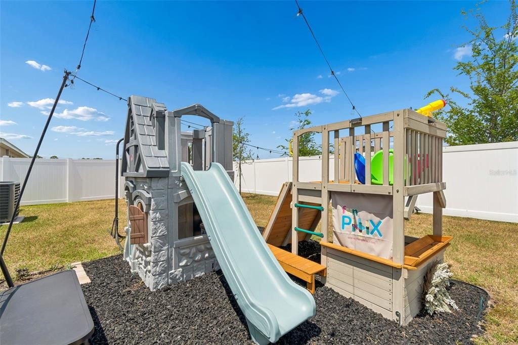 En Renta: $2,650 (3 camas, 2 baños, 2004 Pies cuadrados)