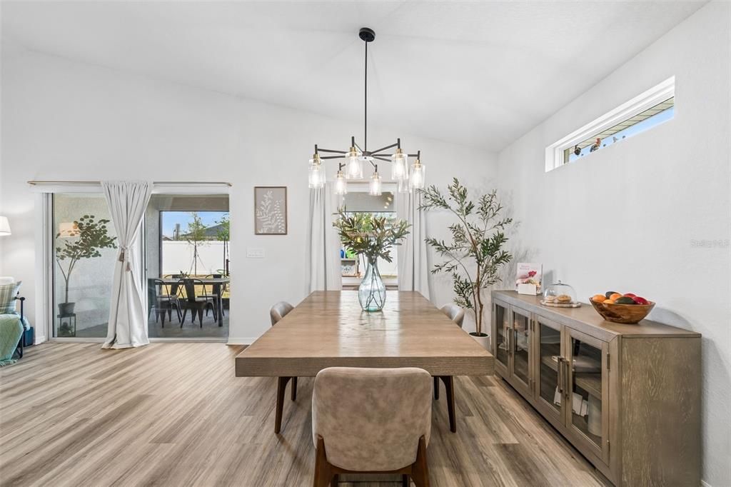 En Renta: $2,650 (3 camas, 2 baños, 2004 Pies cuadrados)