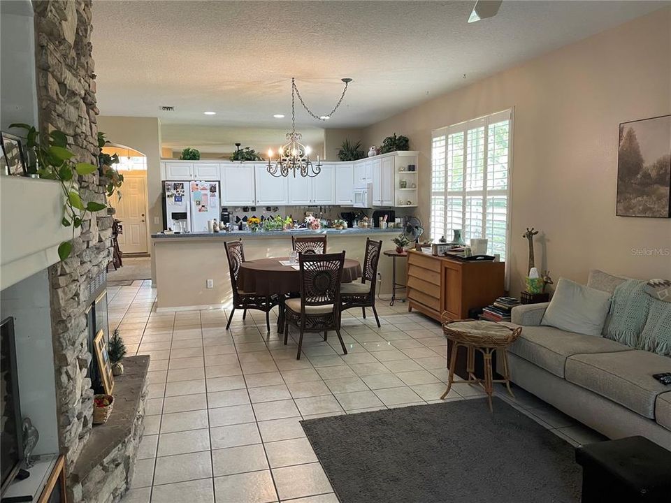 For Sale: $510,000 (3 beds, 2 baths, 1978 Square Feet)