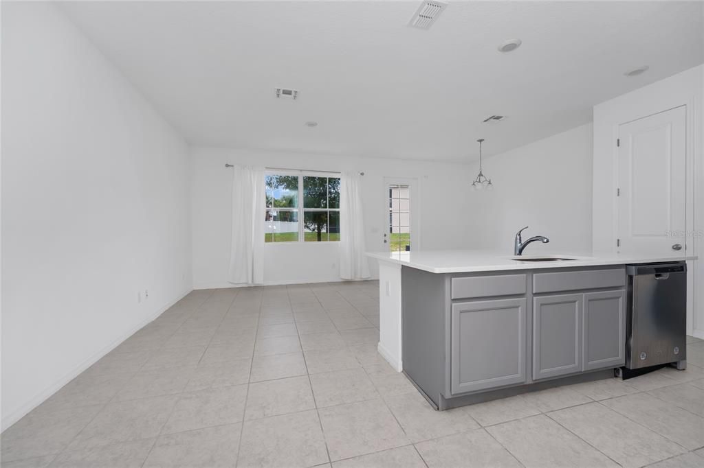 For Sale: $296,000 (3 beds, 2 baths, 1624 Square Feet)