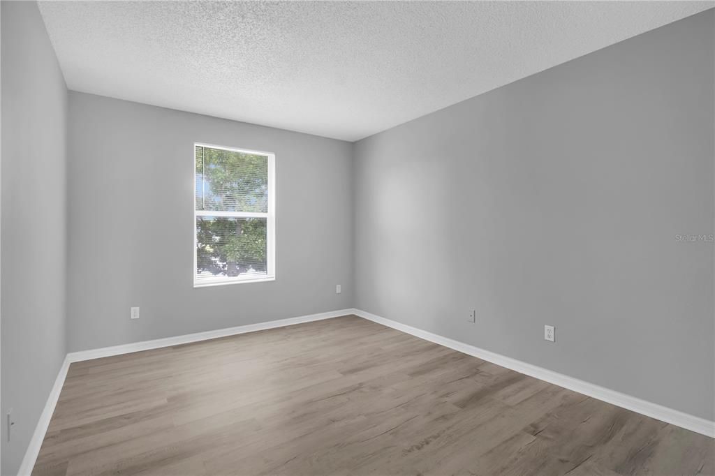 For Rent: $2,300 (3 beds, 2 baths, 1889 Square Feet)