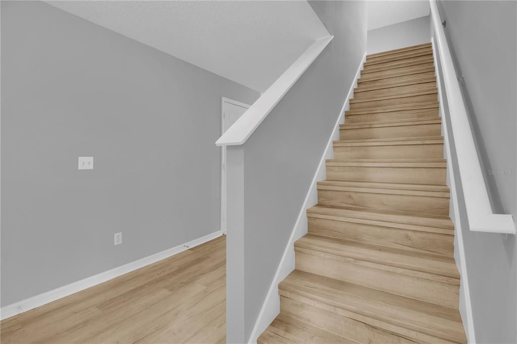 For Rent: $2,300 (3 beds, 2 baths, 1889 Square Feet)