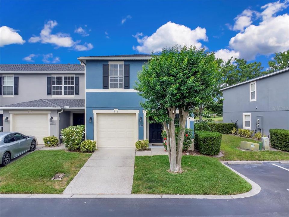 For Rent: $2,300 (3 beds, 2 baths, 1889 Square Feet)