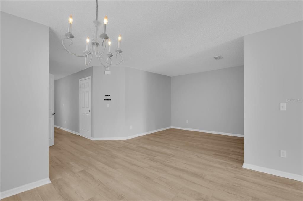 For Rent: $2,300 (3 beds, 2 baths, 1889 Square Feet)