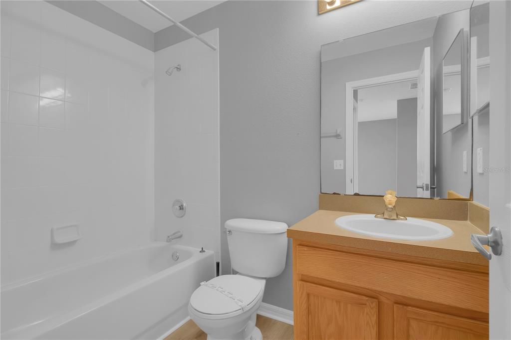 For Rent: $2,300 (3 beds, 2 baths, 1889 Square Feet)