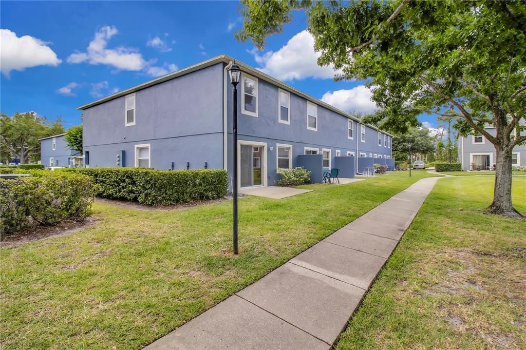 For Rent: $2,300 (3 beds, 2 baths, 1889 Square Feet)