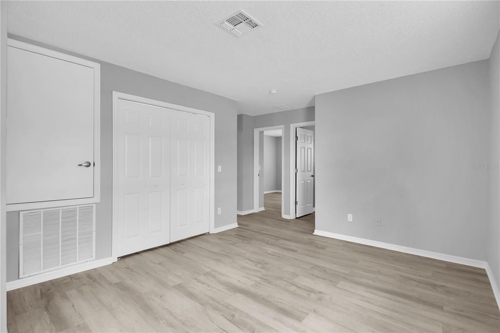 For Rent: $2,300 (3 beds, 2 baths, 1889 Square Feet)