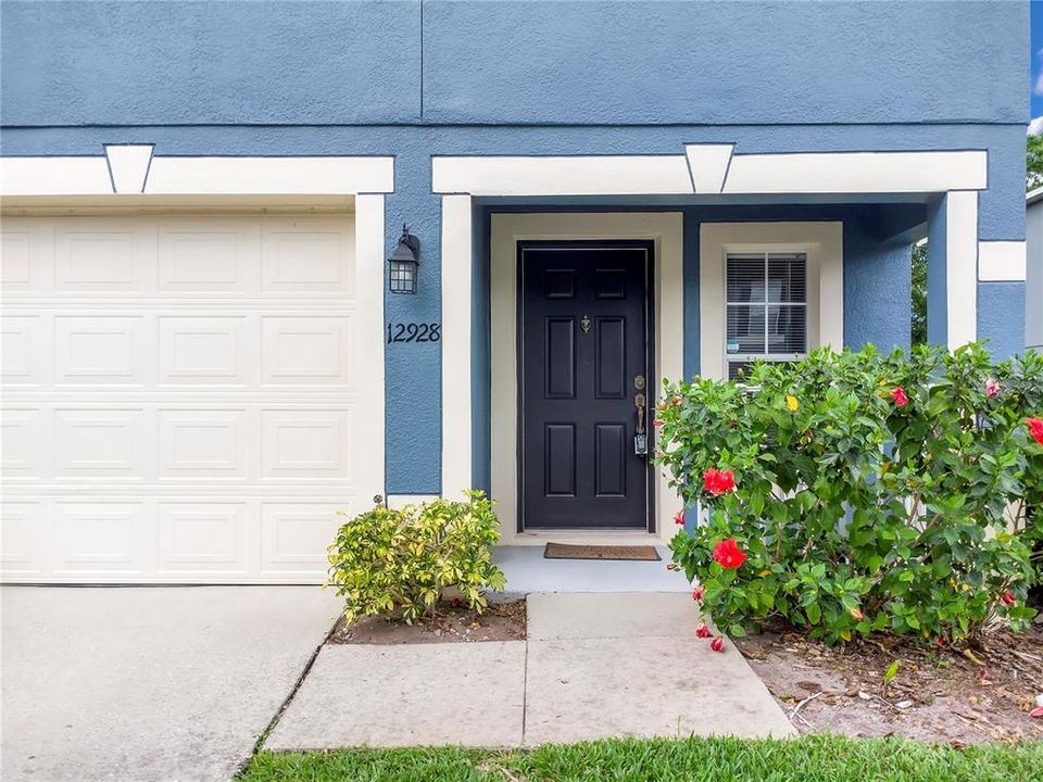 For Rent: $2,300 (3 beds, 2 baths, 1889 Square Feet)