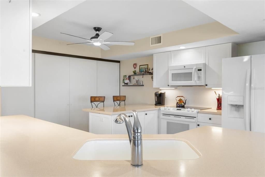 For Sale: $445,000 (2 beds, 2 baths, 1745 Square Feet)