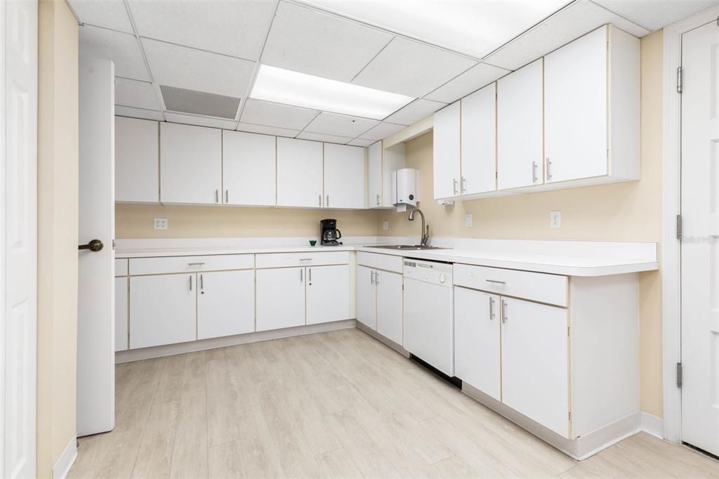 For Sale: $445,000 (2 beds, 2 baths, 1745 Square Feet)