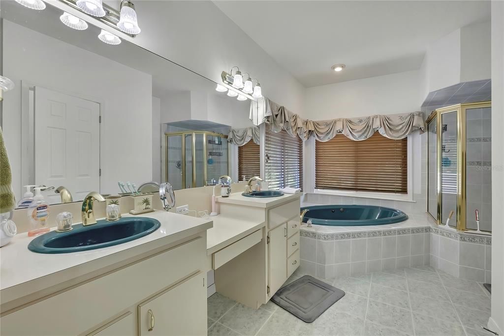 For Sale: $579,000 (4 beds, 3 baths, 3046 Square Feet)