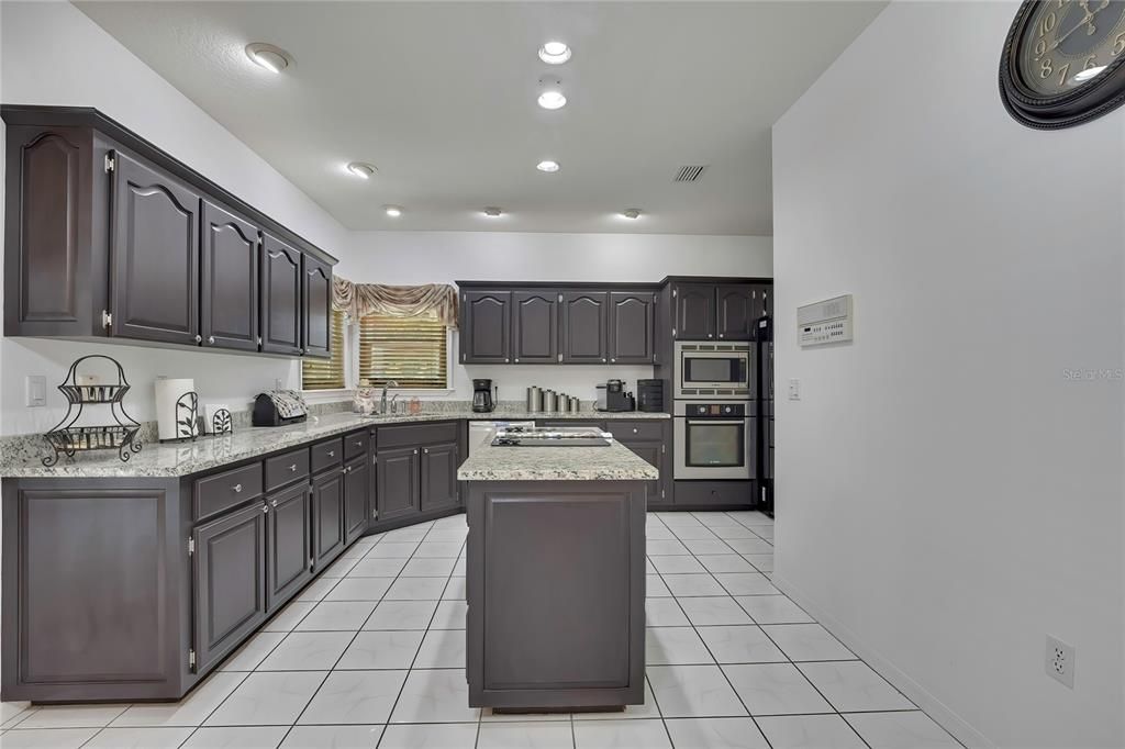 For Sale: $579,000 (4 beds, 3 baths, 3046 Square Feet)