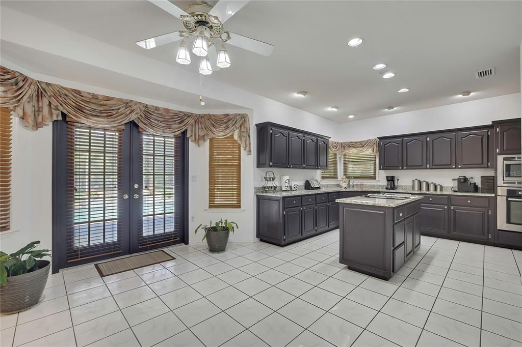 For Sale: $579,000 (4 beds, 3 baths, 3046 Square Feet)