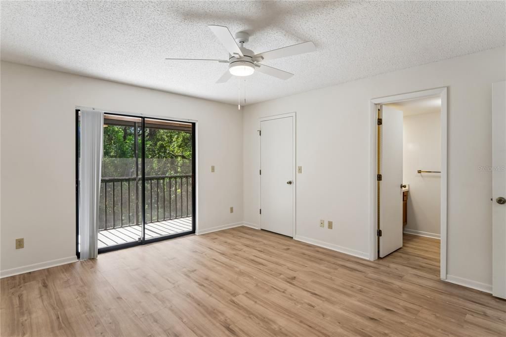 For Sale: $185,000 (1 beds, 1 baths, 760 Square Feet)