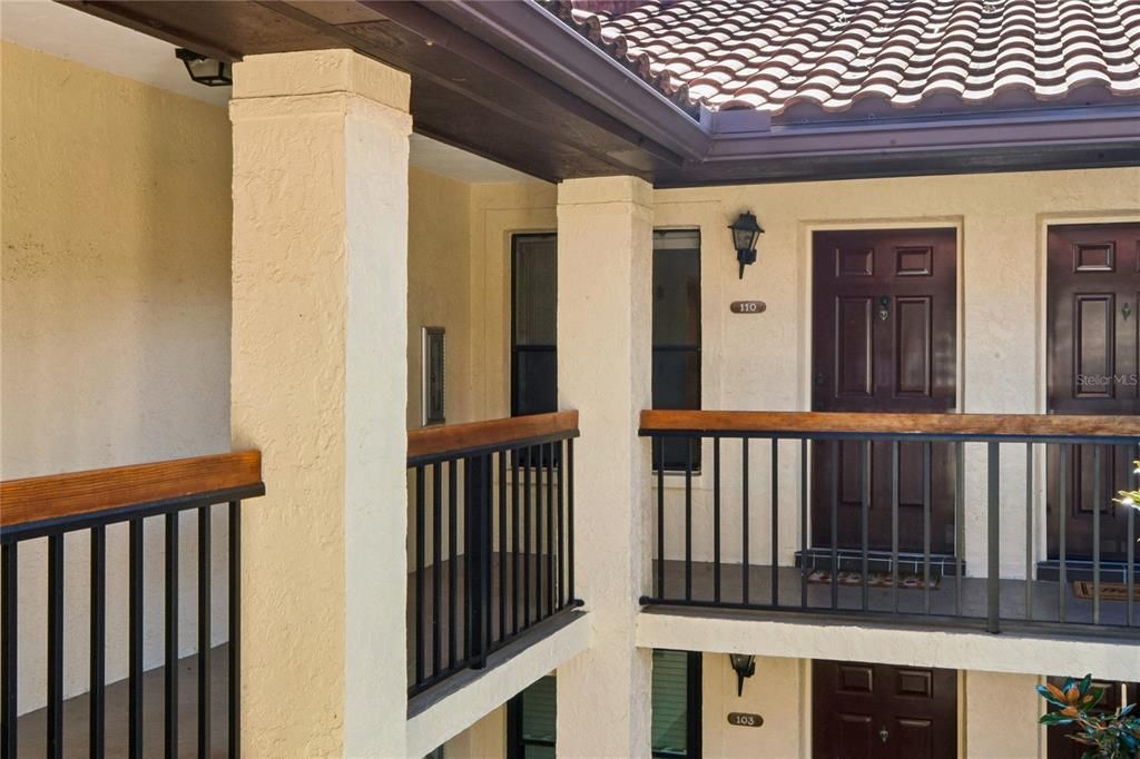 For Sale: $185,000 (1 beds, 1 baths, 760 Square Feet)