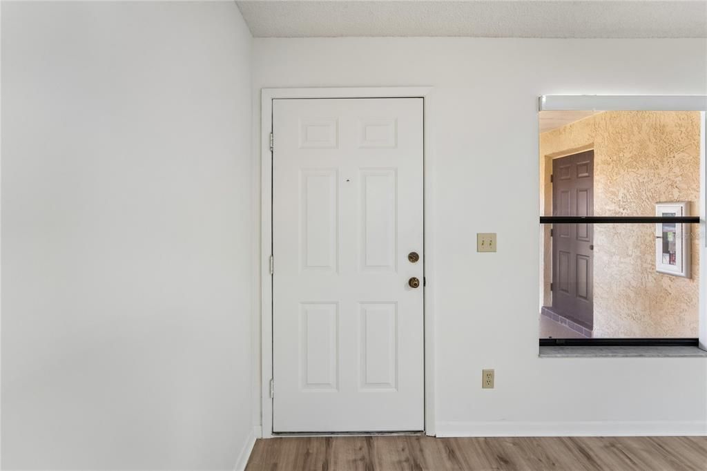 For Sale: $185,000 (1 beds, 1 baths, 760 Square Feet)