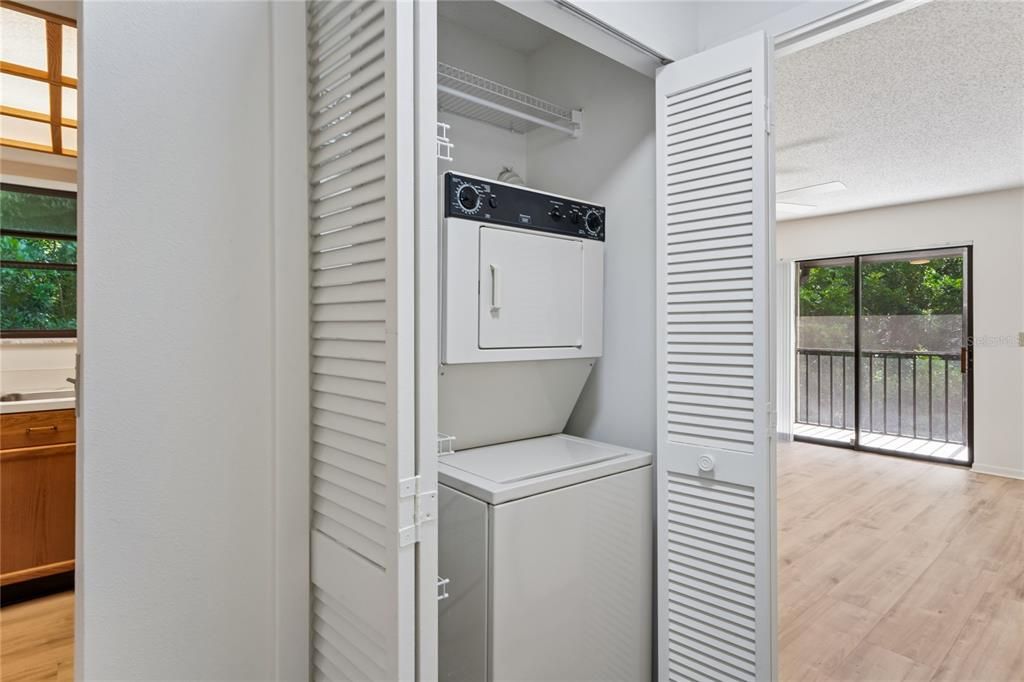 For Sale: $185,000 (1 beds, 1 baths, 760 Square Feet)