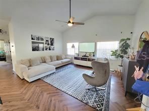 В аренду: $2,300 (4 спален, 2 ванн, 2208 Квадратных фут)