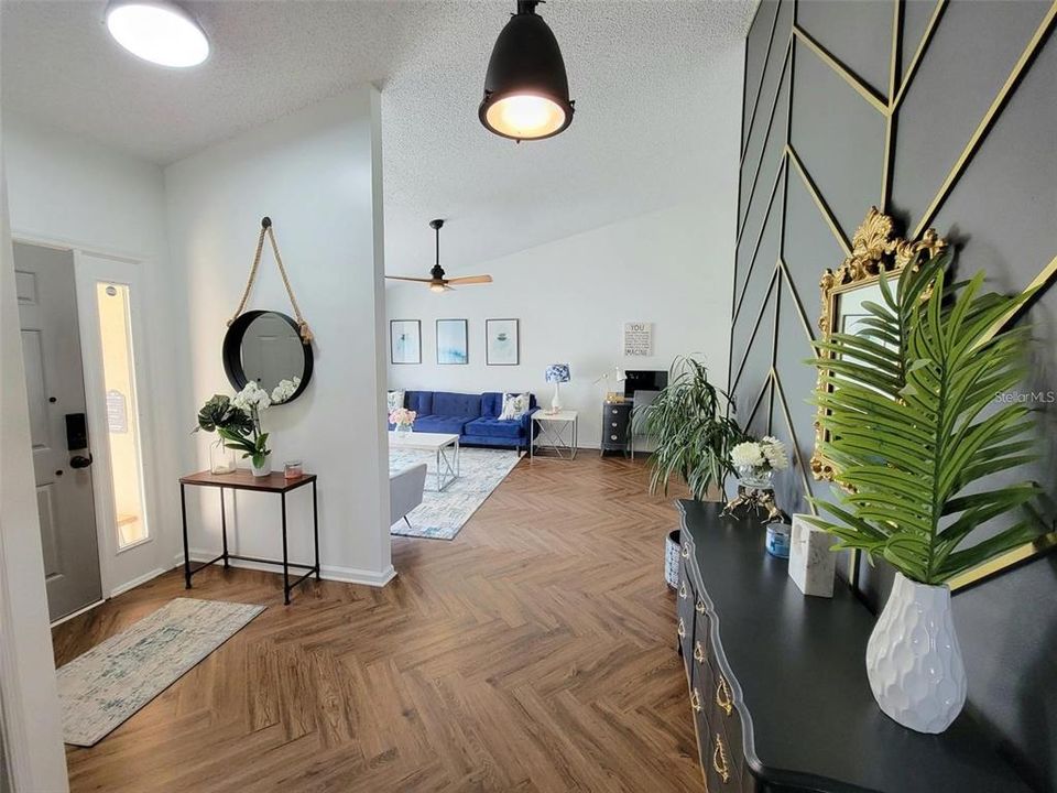 В аренду: $2,300 (4 спален, 2 ванн, 2208 Квадратных фут)