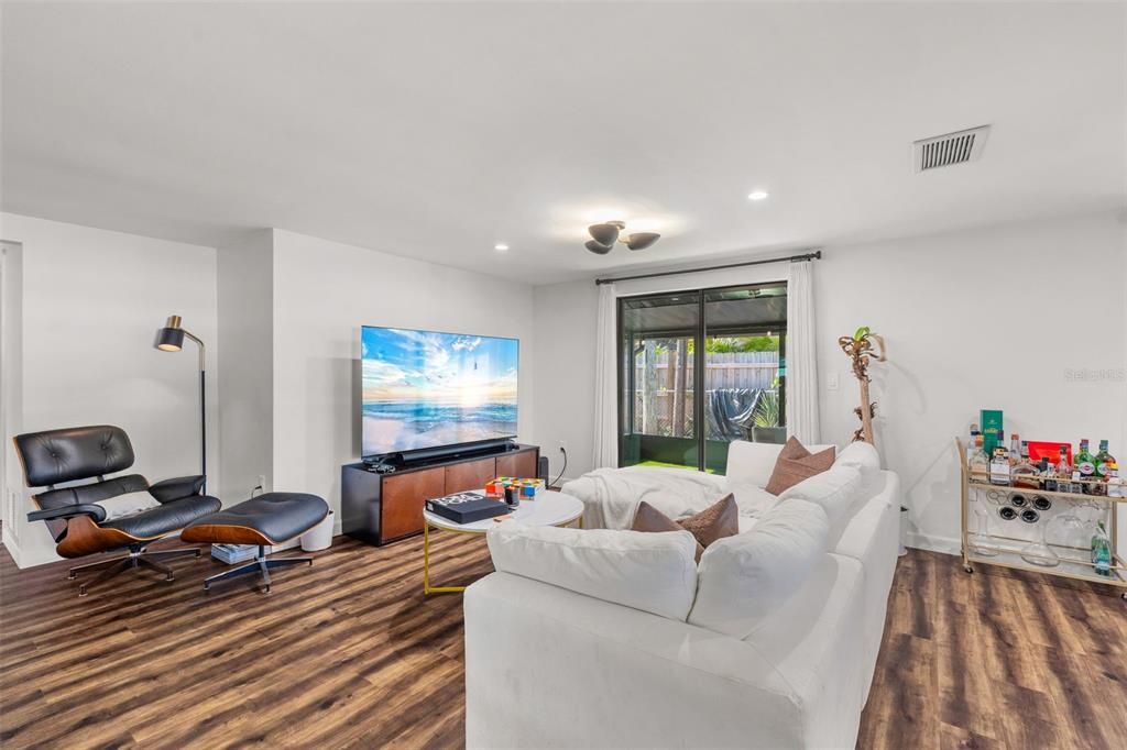 For Sale: $530,000 (3 beds, 2 baths, 1580 Square Feet)