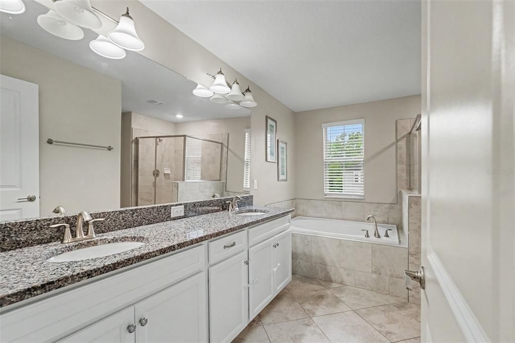 For Sale: $534,999 (4 beds, 3 baths, 2529 Square Feet)