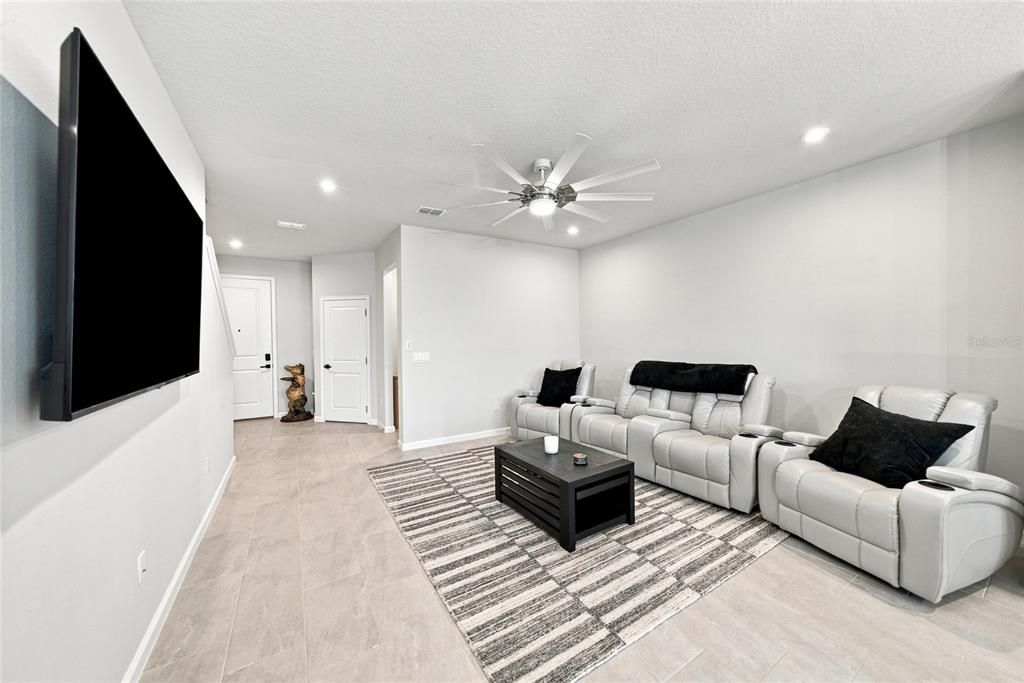 For Sale: $355,000 (3 beds, 2 baths, 1614 Square Feet)