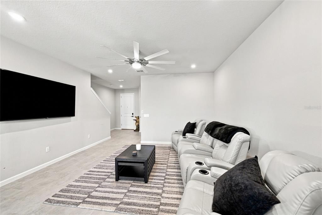 For Sale: $355,000 (3 beds, 2 baths, 1614 Square Feet)