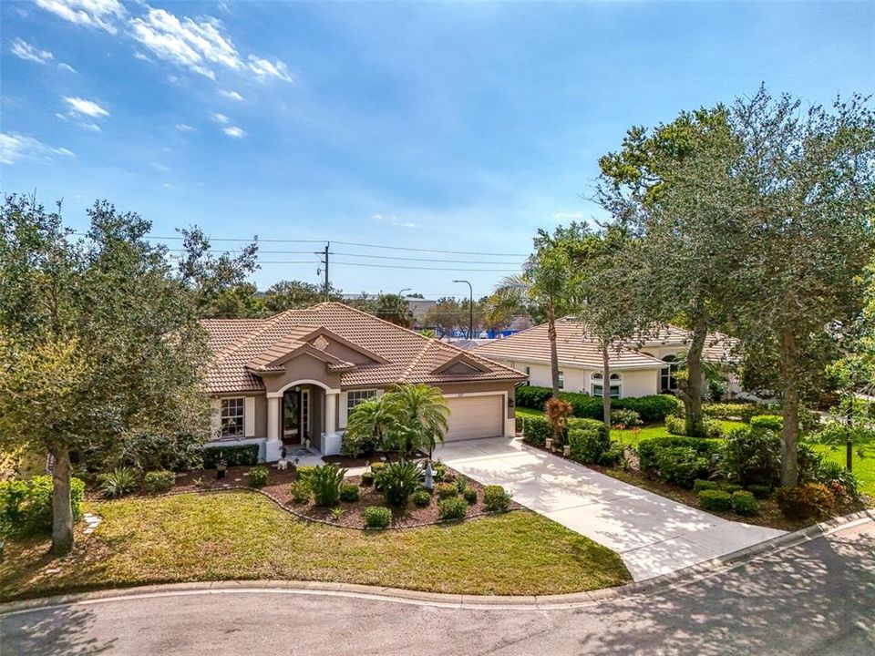 For Sale: $579,900 (4 beds, 2 baths, 2331 Square Feet)