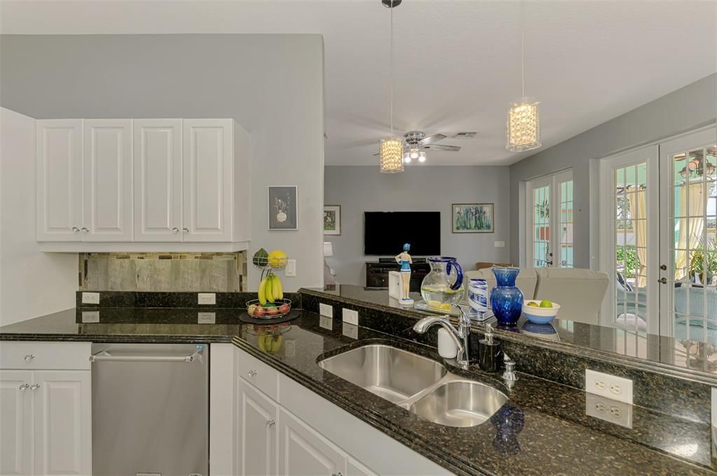 For Sale: $579,900 (4 beds, 2 baths, 2331 Square Feet)