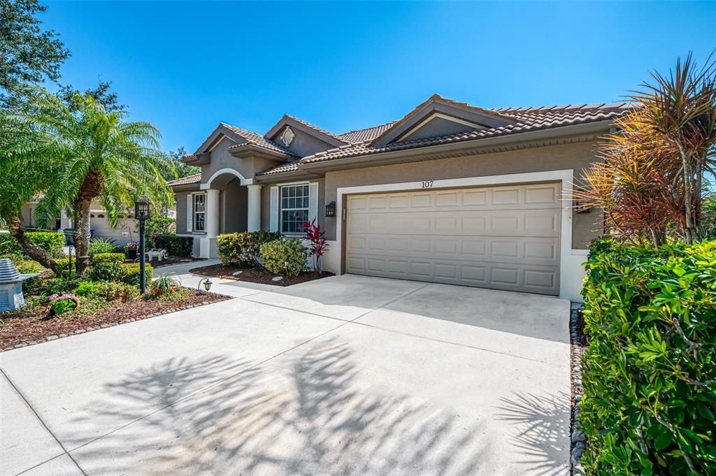 For Sale: $579,900 (4 beds, 2 baths, 2331 Square Feet)