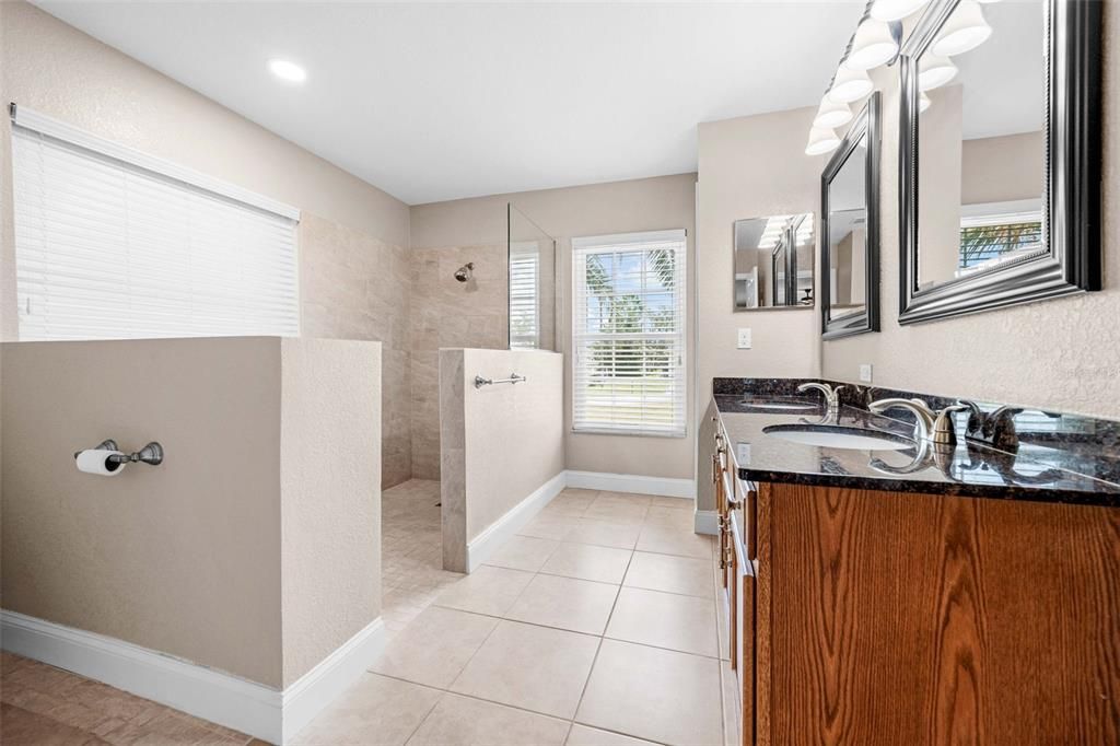 For Sale: $355,000 (4 beds, 2 baths, 2236 Square Feet)
