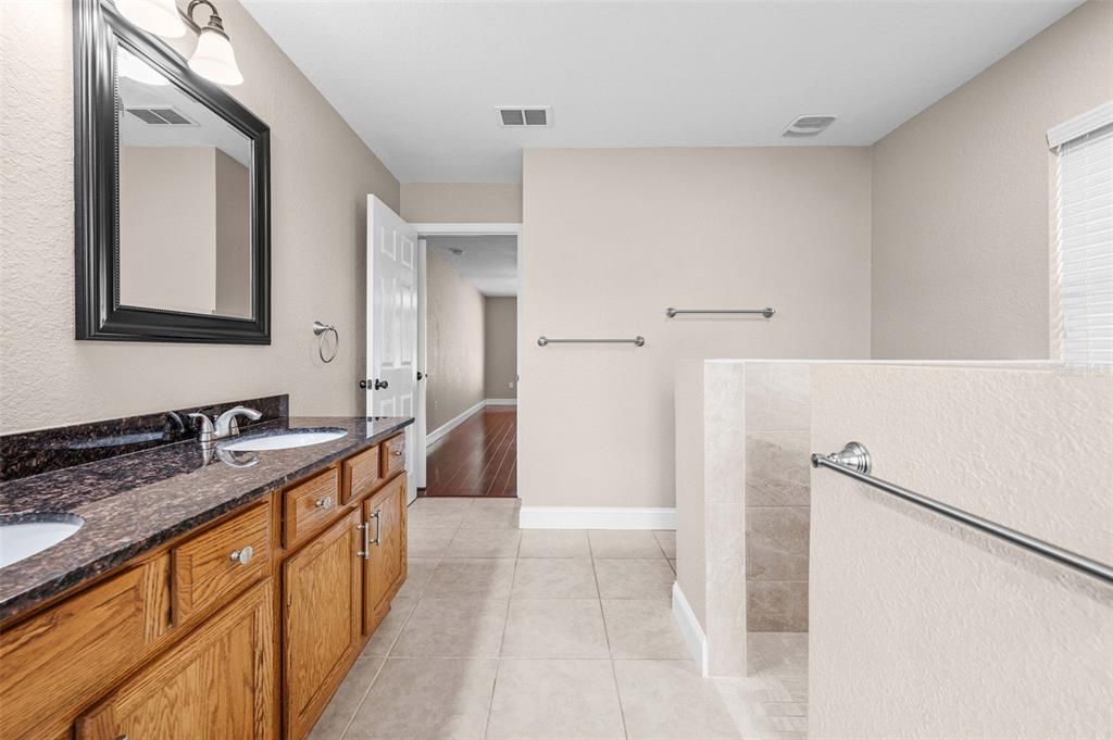 For Sale: $355,000 (4 beds, 2 baths, 2236 Square Feet)