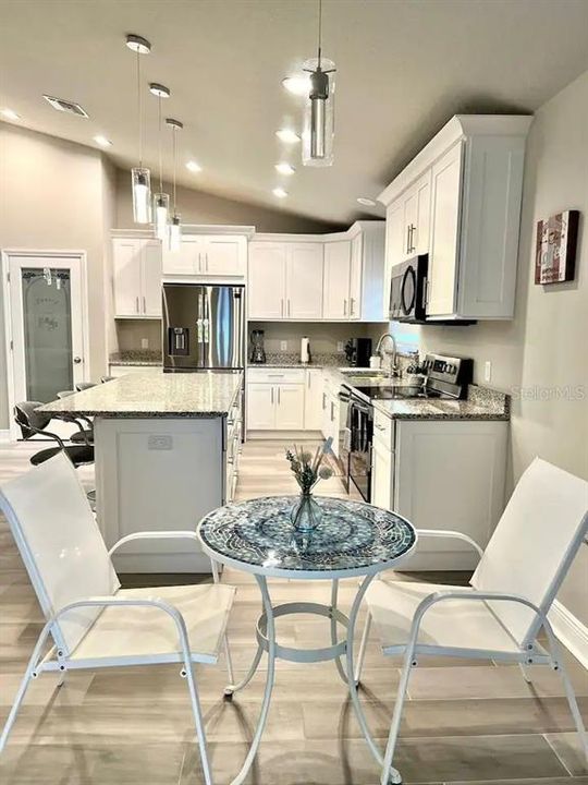 For Rent: $2,300 (3 beds, 2 baths, 1754 Square Feet)