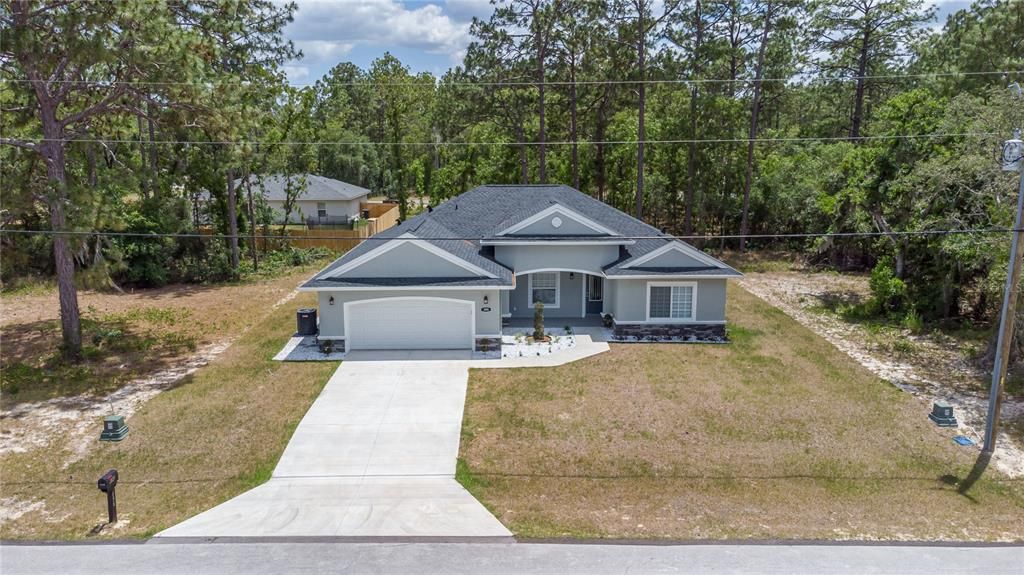 For Rent: $2,300 (3 beds, 2 baths, 1754 Square Feet)