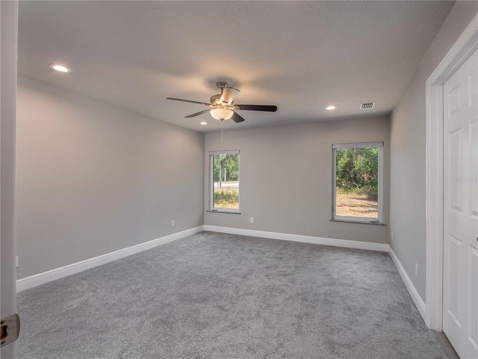 For Rent: $2,300 (3 beds, 2 baths, 1754 Square Feet)