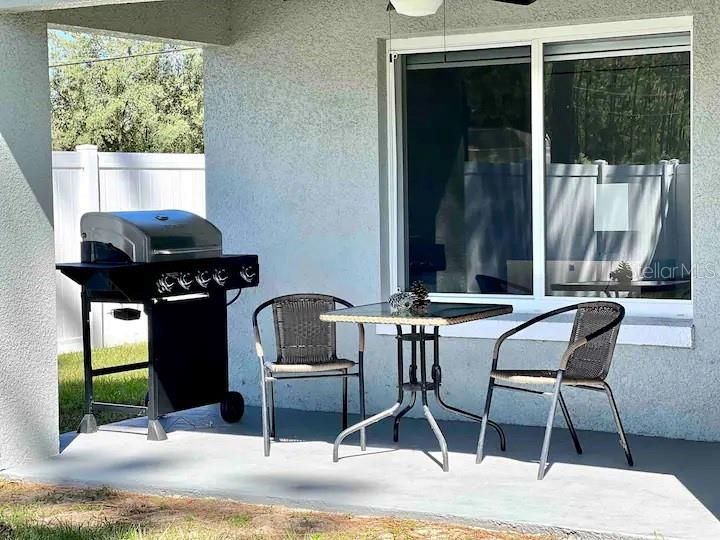 For Rent: $2,300 (3 beds, 2 baths, 1754 Square Feet)